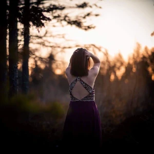 Lila afton/balklänning  - Lila långklänning i stl s/m lite sliten därav priset