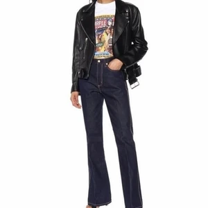 Eytys jeans Oregon Indigo strl 25 - Jeans från Eytys i nyskick (ej använt). Modell: Oregon regular flared Färg: Indigo Storlek: 25  Kan hämtas upp i Enskede eller Södermalm. Alternativt postas inom Sverige, frakt tillkommer. 