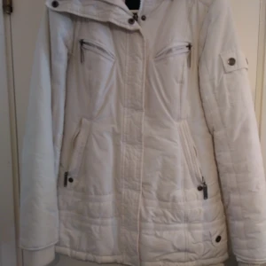 Jacka storlek XS. - Jacka storlek XS. 50kr.