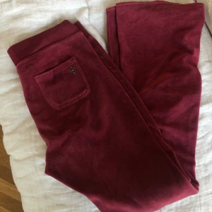 Pyjamas  - Mjukisbyxor från Hollister storlek S. Bootcut med ficka baktill! 