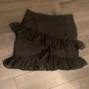 Kjol - bik bok  - Söt kjol från bik bok 