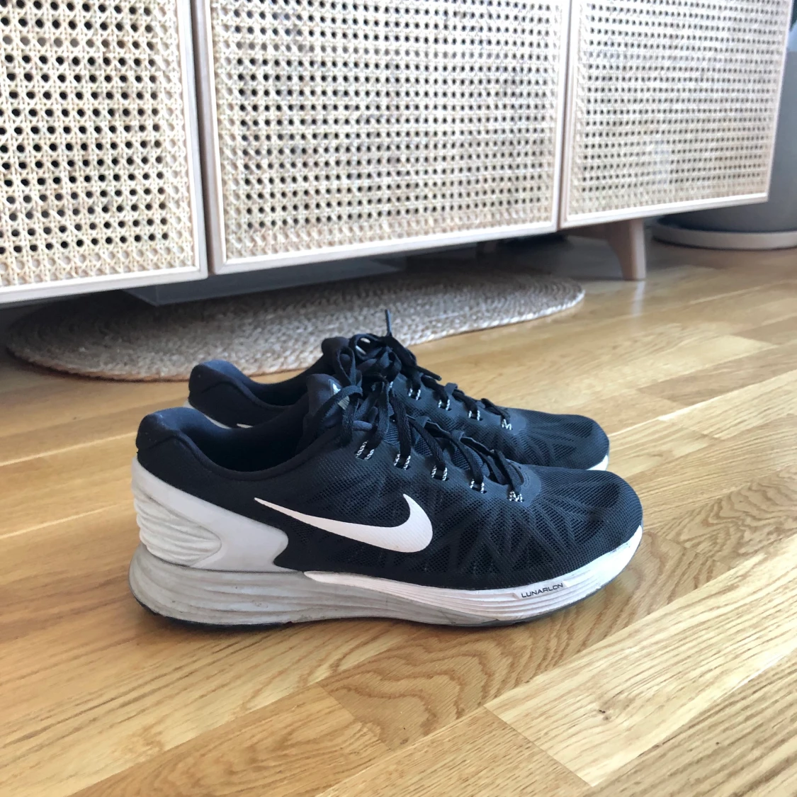 Nike running shoes 43