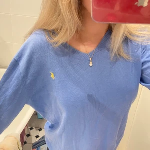 Ljusblå Ralph lauren  - Jättefin Ralph lauren tröja med gult märke