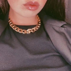 Halsband - Chunky guldhalsband. Justerbart så det passar alla.