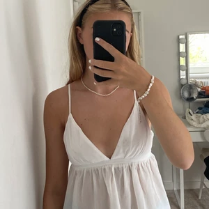 Topp från bikbok  - Trendig topp från bikbok, säljer bara vid bra pris! Aldrig använd. 