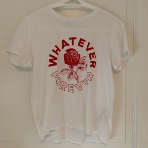 Tshirt ginatricot s - Tshirt ginatricot stl s. Möts upp i Stockholm och tar bara emot kontanter💕😊