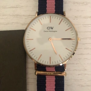 Daniel Wellington klocka  - Nästan helt ny Daniel Wellington klocka! Väldigt bra skick☺️