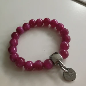 Armband med ädelsten pärlor dyrbergkern - Jätte fint armband från märker dyrberg kern 