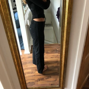 Lågmidjade kostymbyxor - Fina kostymbyxor från indiska som tyvärr är lite för korta på mig. Är 177 cm som referens. Pris + frakt.