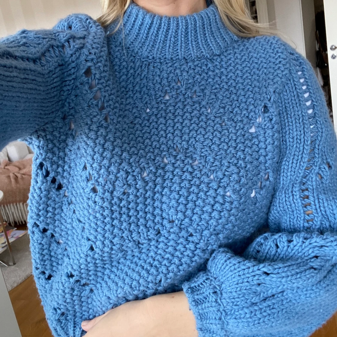 Blå stickad tröja - 91