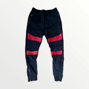 Cayler & Sons mjukisbyxor - Fett snygga mjukisbyxor från Cayler & Sons, limited edition. Har en matchande hoodie som även den säljs. Vid frågor kontakta mig!