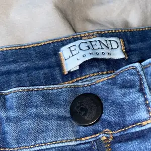Legend london jeans så gott som oanvända