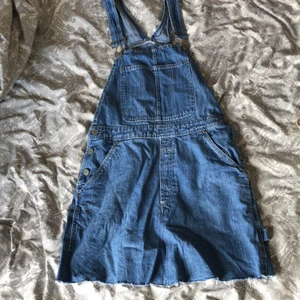 Jeansklänning - Jeansklänning köpt på beyond retro! Skriv för fler bilder