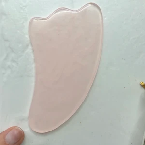 Gua sha💞 - Puderrosa Gua Sha säljs i nyskick!