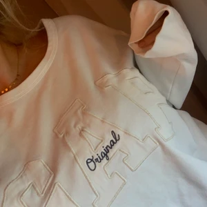 Mysig tröja från GAP ❤️‍🔥 - Tröja köpt i USA på Gap. Supermysig! Storlek L (passar även mig som är en S)