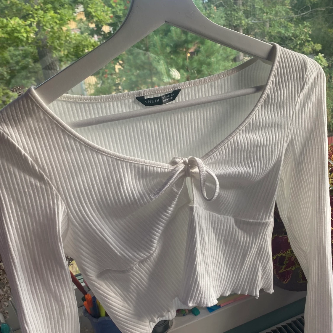 Ribbad topp med rosett  - 90