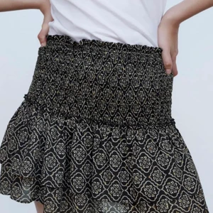 Kjol zara - Super fin och härlig volangkjol från zara ❤️❤️