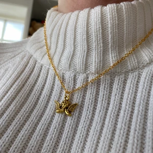 Handgjort halsband  - GRATIS FRAKT😇 @bladhsmycken på Instagram