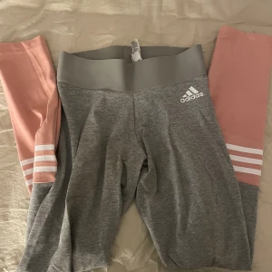 Adidas tights - Jättesnygga tights från adidas. Kommer tyvärr inte till användning.