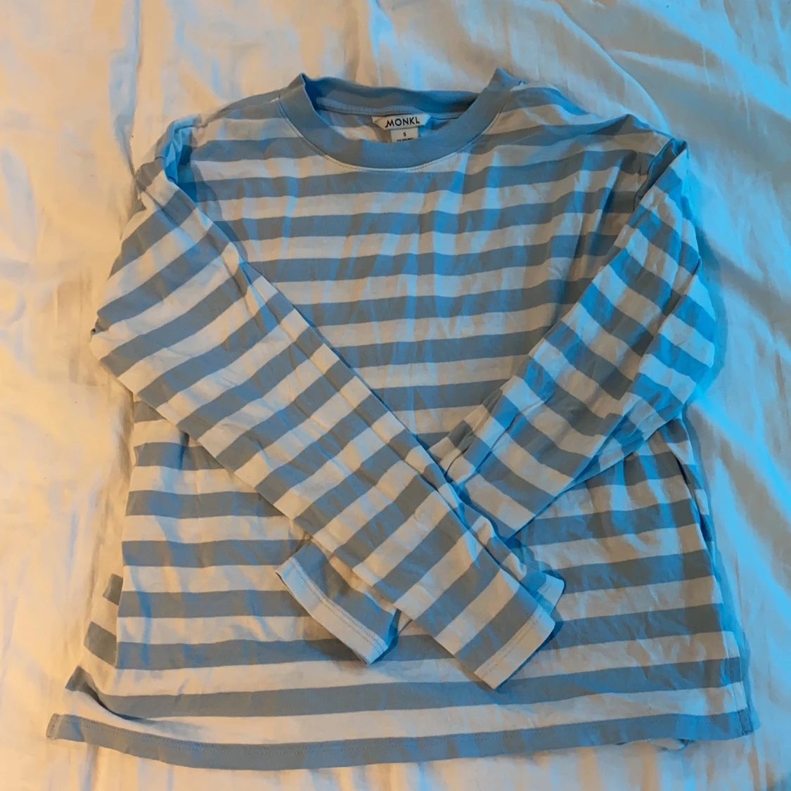 Jättefin tröja från monki