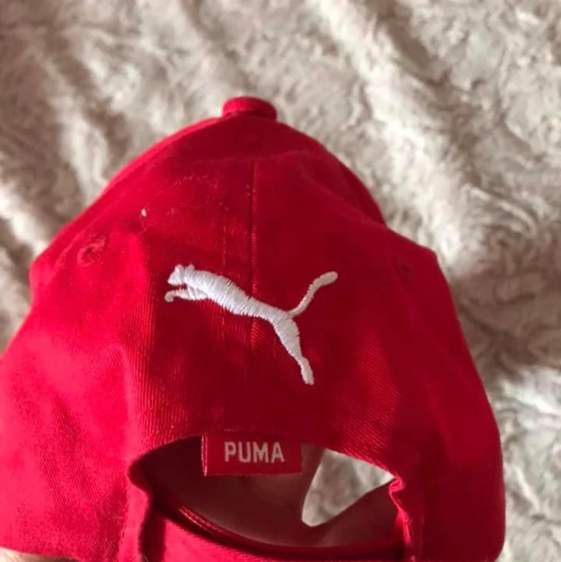 Röd puma keps - 90