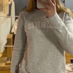Morris Sweatshirt - Superfin Morris sweatshirt i storlek xs. Superfint skick och endast använd ett fåtal gånger💗