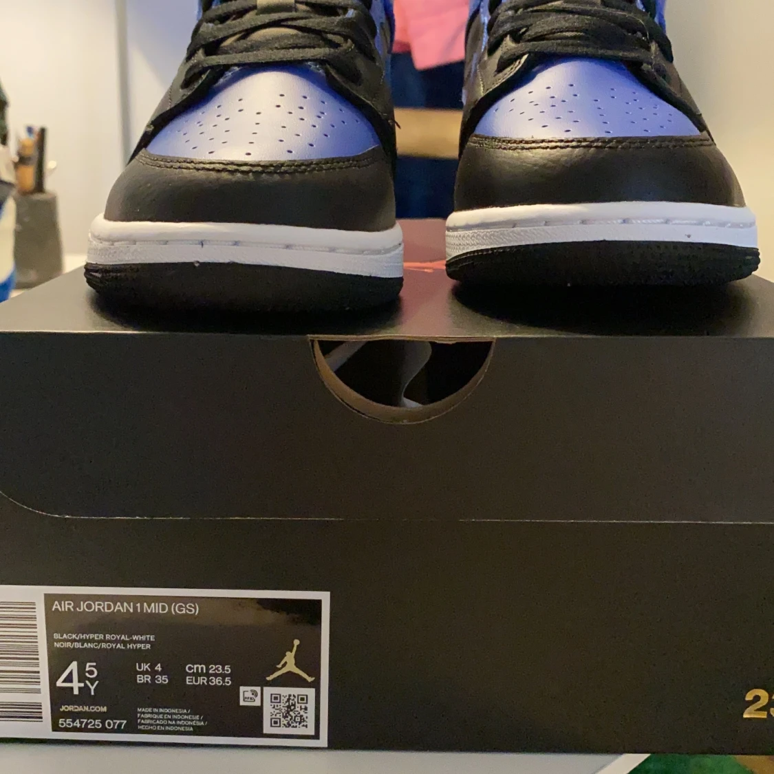 Jordan 1 mids ”hyper royal” - 91
