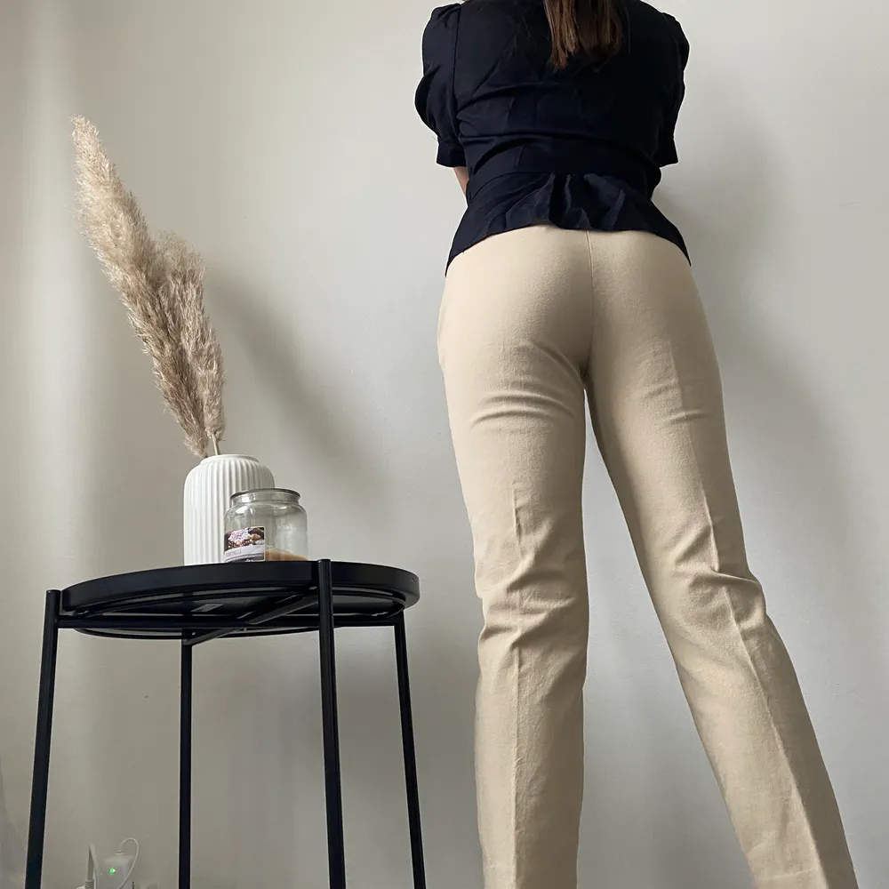 Skönaste byxorna jag vet, ett plus att rumpan ser bra ut i dom 😉. Jeans & Byxor.