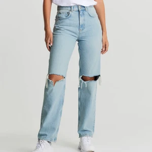 Ginatricot jeans - Populära jeans från Ginatricot. Säljs pga ingen användning💗Nya:599kr