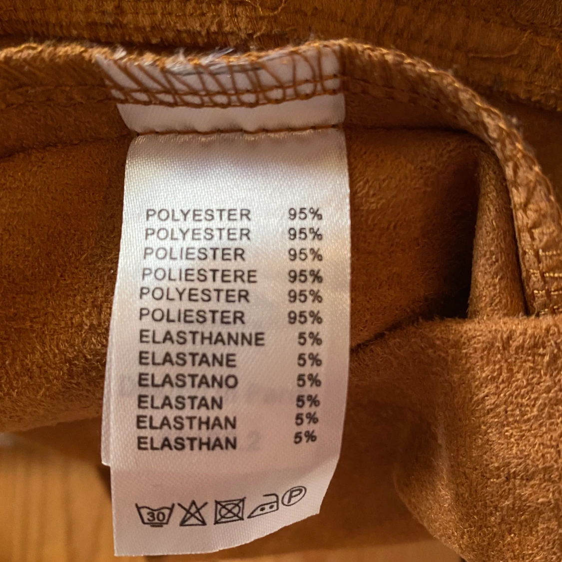 Brun mockakjol med detaljer - 91