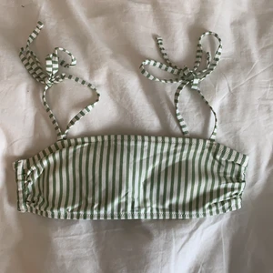 Randig bikini - Kommer inte till användning, pris inkl frakt!!