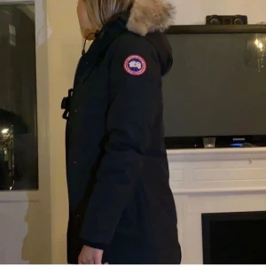 Canada victoria parka - Säljer min canada goose jacka då den inte kommer till användning mera, den är i fint skick o annvänd en vinter.