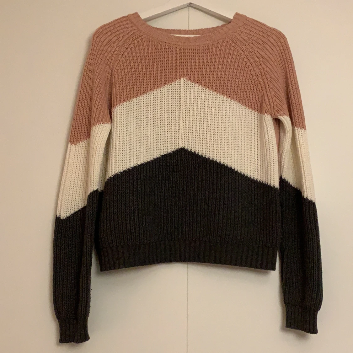 Stickad tröja från .objekt.  - 90