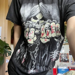 T-shirt - Ascool t-shirt med döskalle på!! Står storlek XXL men skulle säga L! ❤️‍🔥 frakt tillkommer 