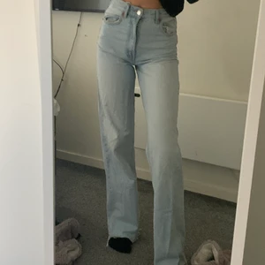 Zara jeans - Säljer mina zara jeans i storlek 34💕 