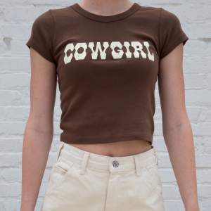 Cowgirl t-shirt från brandy🤎 90kr eller högst bud. Köparen står för frakt⭐️