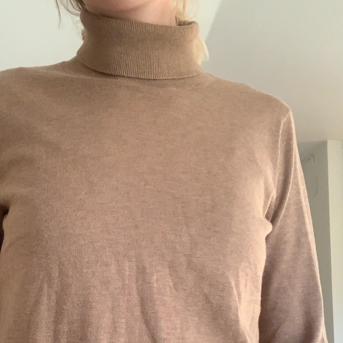 Brun stickad polo - 91