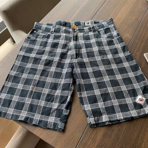 Hot buttered Bermuda  - Hot buttered Bermuda shorts …..storlek 38 herr ( storlek 52) 