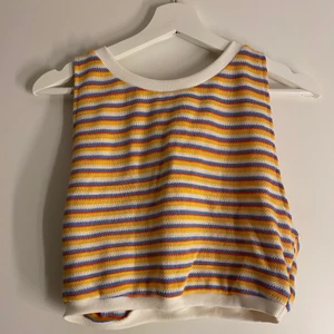Vest  - Vest/topp. Aldrig andvänt💕 köpte i fel storlek. Finns inte kvar på zara längre och var svår att få tag på💕 storlek L köpt för 100kr