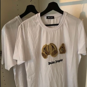 Palm angels t-shirt - Vit Palm angels t-shirt i storlek M och L