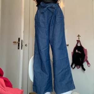 Tyg jeans - Super sköna tygjeans med fickor och band i midjan. 