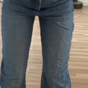 Jeans - Gillar dom inte skit snygga lite stora 💗