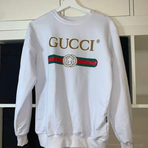 Gucci sweatshirt. OBS inte äkta! Är köpt i Turkiet och aldrig använd 💗