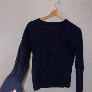 Långärmad tröja  - Jätte skön tröja, aldrig använd!
