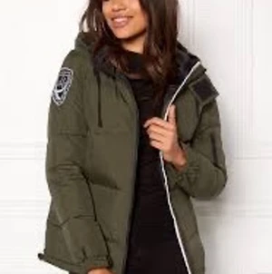 Dam vinterjacka märke  - D’brand jacka i storlek Medium. Använd en vinter.