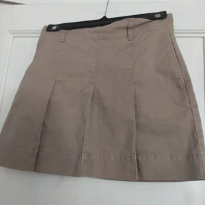 Jätte fin boomerang kjol - Så snygg oanvänd Boomerang kjol. Säljes pogrund av att den är för stor. Priset kan diskuteras