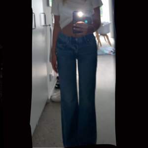 Superfina helt nya oanvända jeans från zara med lapparna kvar!🥰