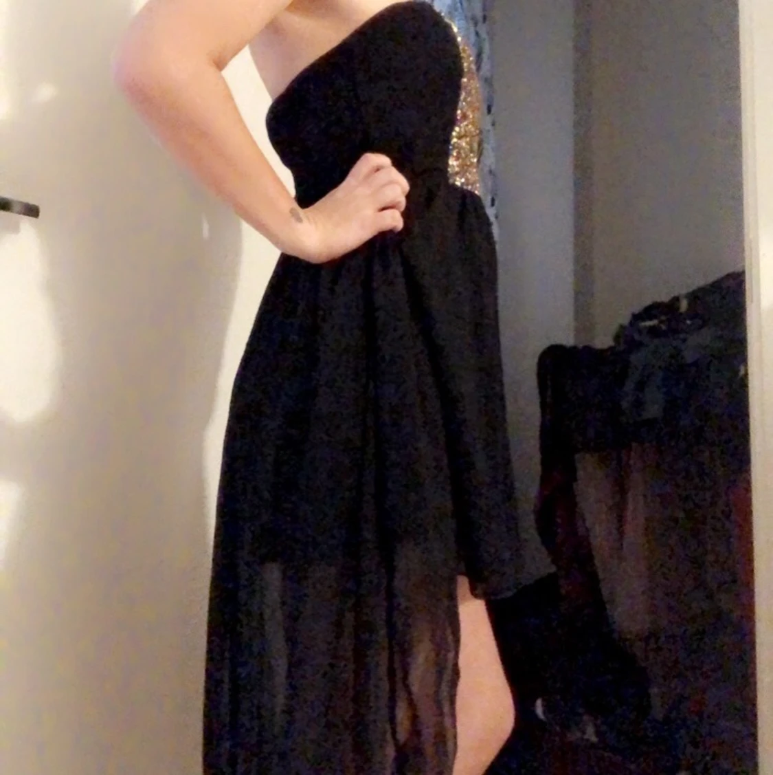 Medium svart klänning  - 91