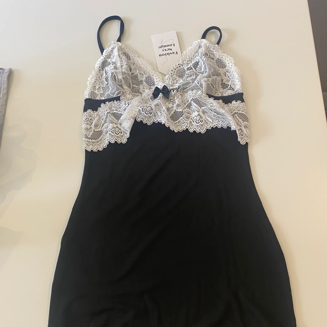 Svart bodycon klänning med spets