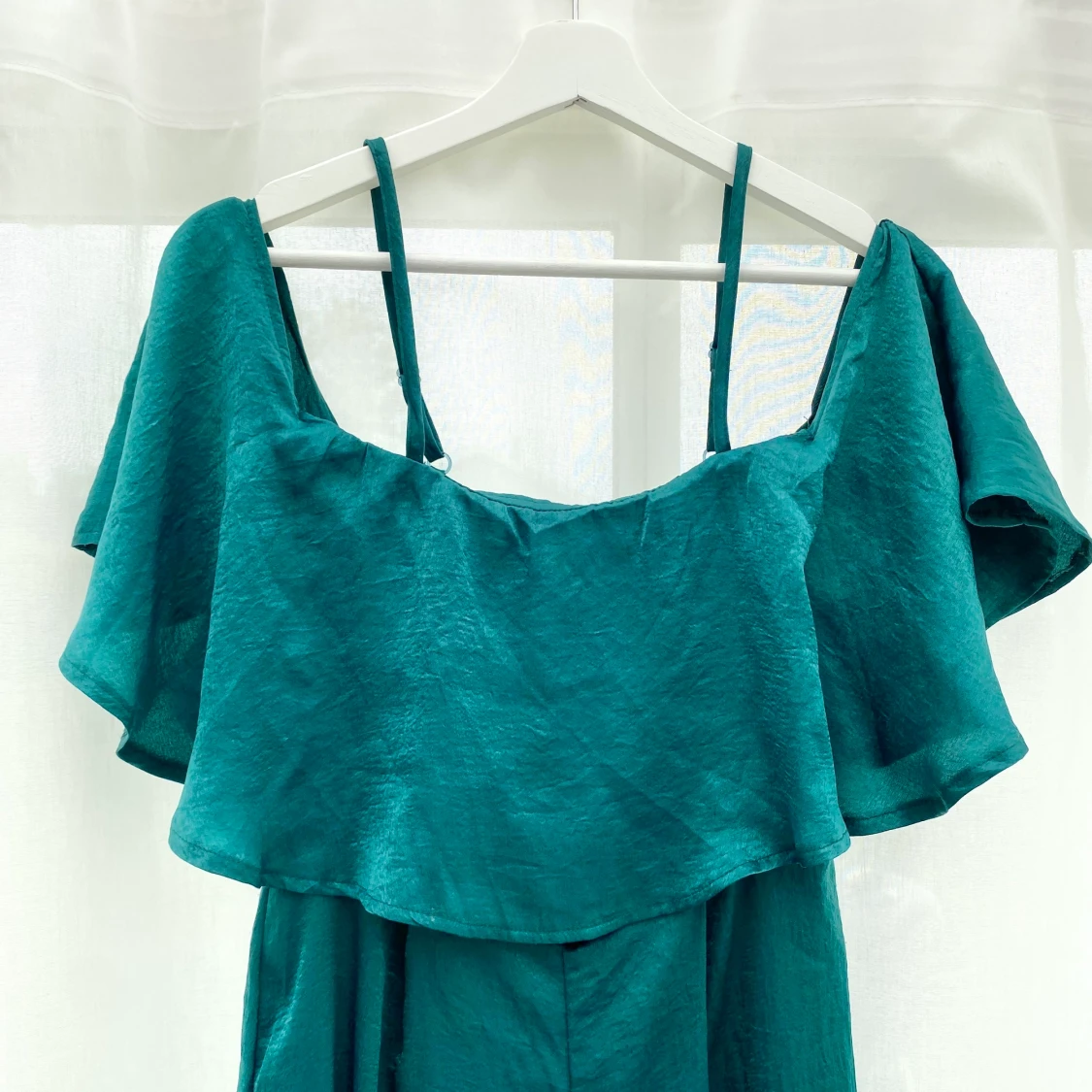 Satin emarald grön jumpsuit - 91